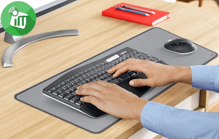 Logitech MK850 Performance Wireless Keyboard-AR and Mouse Combo